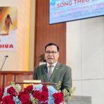 7. MS Nguyễn Văn Soi kêu gọi khoá sinh dâng mình cho Chúa