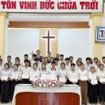 Trao chứng nhận cho các học viên (2)