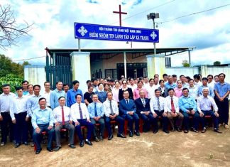 Gia Lai: Hiệp nguyện Giáo phẩm và Chấp sự nói tiếng Phổ thông.