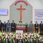 9. Mục sư Huỳnh Cường UV.TLH.HTTLVN – MV.tỉnh Đắk Lắk Thực Hiện Nghi Thức công bố thành lập và cầu nguyện cho Ban Chấp sự.