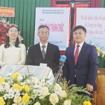 Ban Đại Diện Tin Lành TP Cần Thơ tặng quà chúc mừng