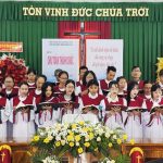 Ban hát Hội Thánh Phú Lý Tôn vinh Chúa. Thánh ca 417 Trrong Mong Ơn Chí Cao