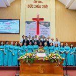 Chụp hình lưu niệm sau chương trình