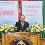 Mục sư Phan Đình Hảo Thư ký Ban Đại Diện Tin Lành tỉnh Đồng Nai cầu nguyện khai lễ