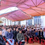 Quang cảnh bên ngoài nhà thờ (1)