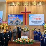 12. MS Châu Tử Tôn thực hiện nghi thức cung hiến