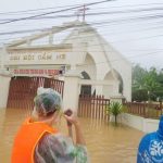 3. Khung cảnh nước lụt Phía trước Chi Hội Cẩm Nê