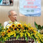 MS Trần Văn Thới – QN HTTL An Phong hướng dẫn chương trình thờ phượng khai mạc