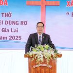 Mục sư Hanh rao giảng Lời Chúa