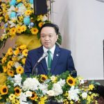 Mục sư Trần Văn Võ – Quản nhiệm Hội Thánh Kiên Lương – chào mừng và giới thiệu quan khách tham dự.