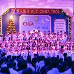 4- Ban hát Hội Thánh Tiên Thuỷ tôn vinh Chúa bài hát Cùng Nhau Đến Tôn Thờ Chúa