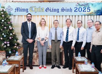 Tổng Lãnh sự quán Hoa Kỳ Thăm và Chúc mừng Giáng sinh Tổng Liên Hội