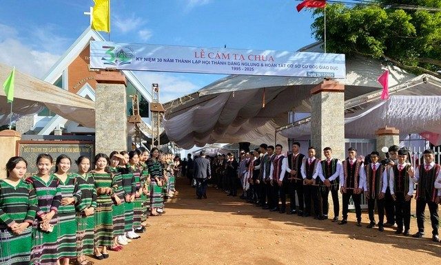 Khu vực III Lâm Đồng: Lễ Cảm tạ Chúa 30 năm Thành lập Hội Thánh và Hoàn tất Cơ sở Cơ Đốc Giáo dục