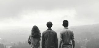 Làm Sao Khi Đã Có Gia Đình Nhưng Vẫn Nảy Sinh Tình Cảm Với Đồng Nghiệp?