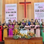 7. Ban hát nhóm 2 tôn vinh Chúa TC 123 _Xa xa trên ngọn núi_