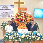 Đại diện Chính quyền chúc mừng