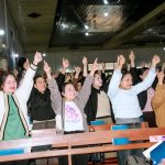 Giờ tập hát với cử điệu (2)