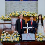 13. Đại diện TLH chúc mừng