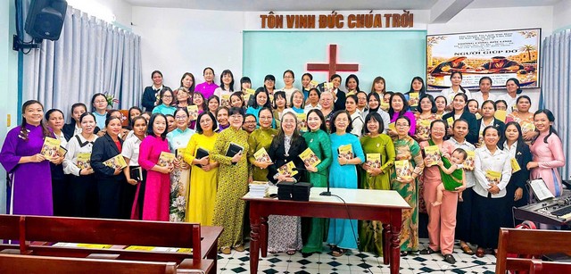 Khánh Hòa: Bồi linh – Thông công vợ Giáo phẩm và Nữ Truyền đạo khu vực 5.