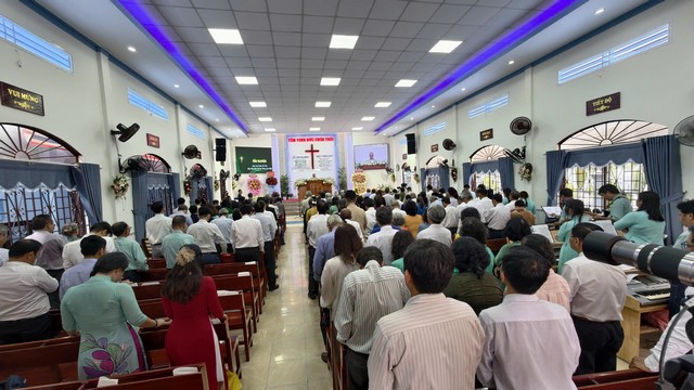 Vĩnh Long: Lễ Cảm tạ Chúa 100 năm Thành lập Hội Thánh Tin Lành Hoà Ninh