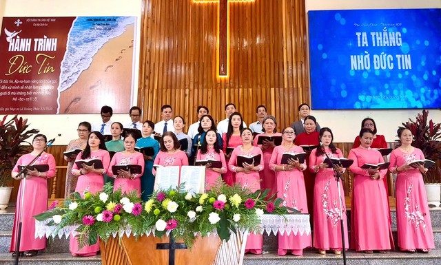 Lâm Đồng: Bồi linh Trung Tráng niên 17 Hội Thánh người Kinh