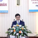 Mục sư Nguyễn Công Nghĩa thực hiện nghi thức khai mạc Hội Đồng