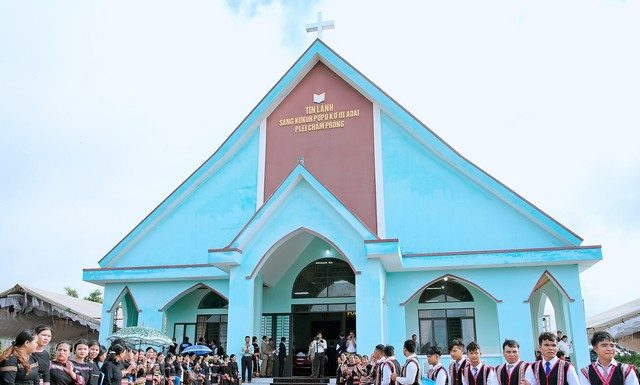 Gia Lai: Lễ Cung hiến Nhà thờ Tin Lành Plei Châm Prong