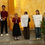 các nhóm lên thuyết trình