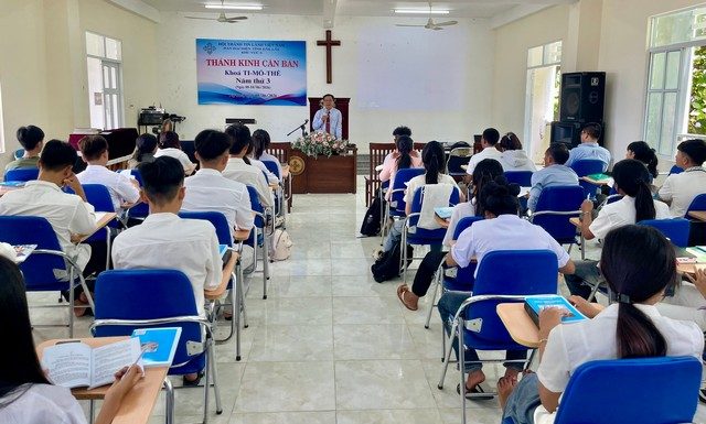 Đắk Lắk: Khu vực 5 Khai giảng Thánh Kinh Căn Bản Khóa Ti-mô-thê – Năm III