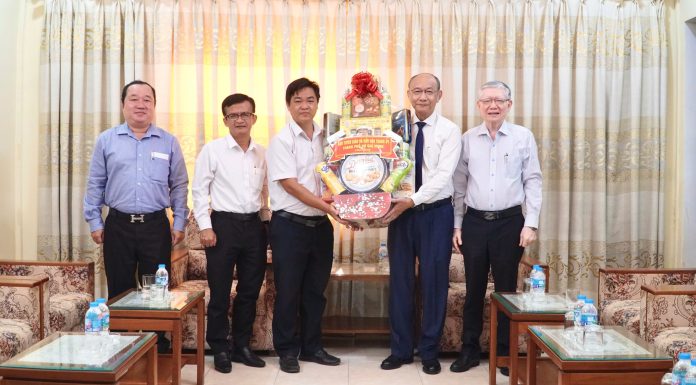 Ban Tuyên giáo và Dân vận Thành ủy TP.HCM thăm và chúc mừng Tổng Liên Hội HTTLVN (MN)