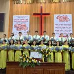 10. Ban hát Trung niên HTTL Vĩnh Long tôn vinh Chúa