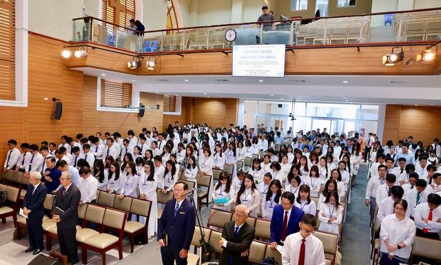 TP.HCM: Bế giảng Thánh Kinh Căn Bản Ngắn hạn