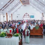 Quang cảnh trong nhà thờ