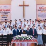 TT BÙ ĐĂNG trao chứng nhận cho các khoá sinh tốt nghiệp _ đợt 2