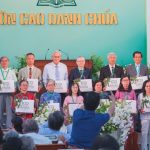 Trao qùa tri ân các Mục sư tiền nhiệm và gia đình các Mục sư tiền nhiệm