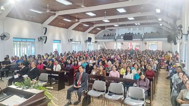 Nam TP. Đà Nẵng: Bồi linh Phụ nữ tại Nhà thờ Tin Lành Tam Kỳ